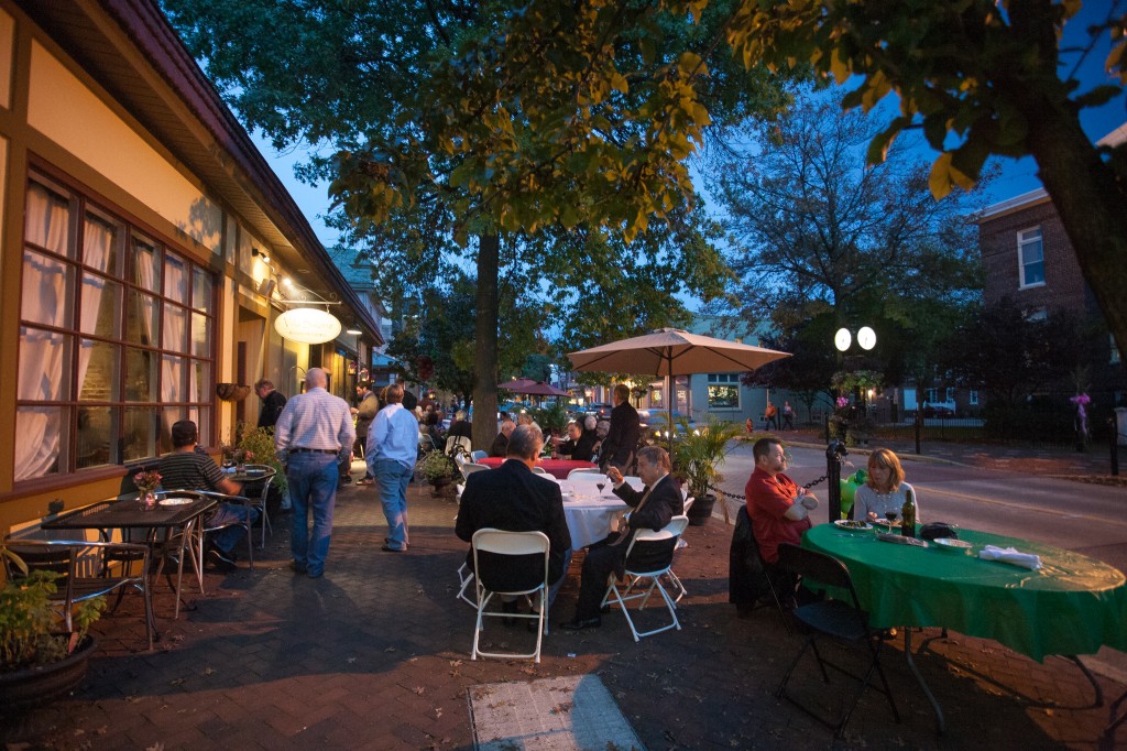 Outdoor dining at Villa Barone. Credit: Tricia Burrough.