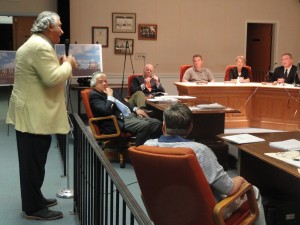 Kenneth Pizzo of Fieldstone Associates addresses the Haddon Twp. Planning Board. Credit: Matt Skoufalos