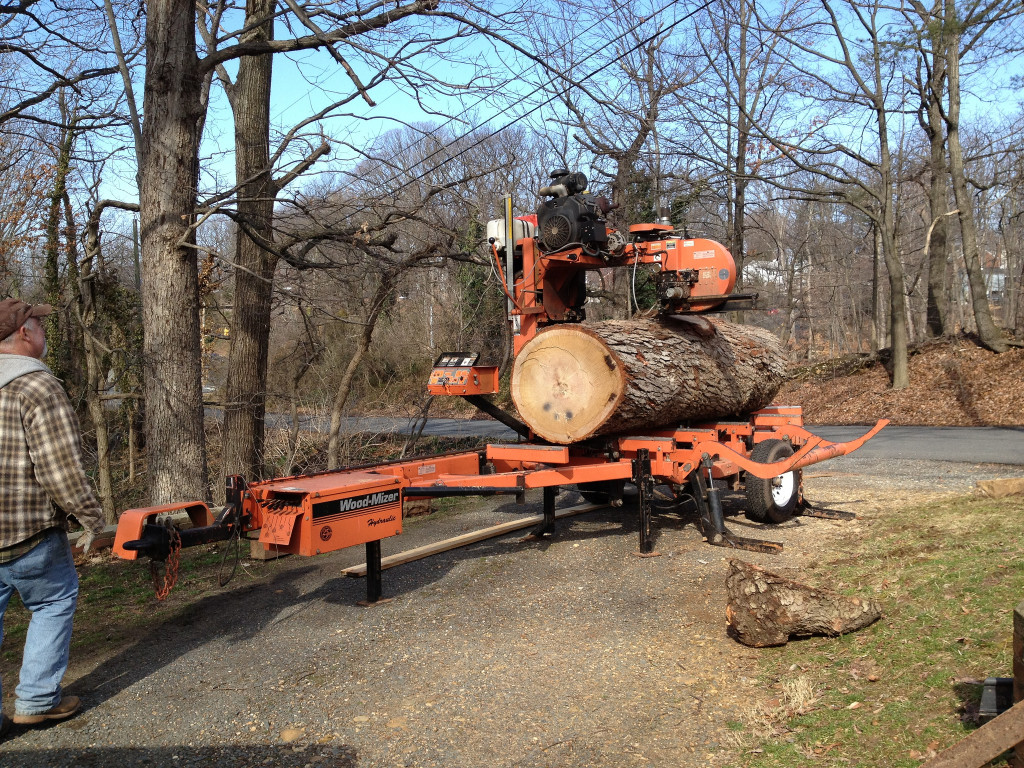 Shelley plans to build a portable sawmill like this one. Credit: Alsatian. https://goo.gl/pnks9V