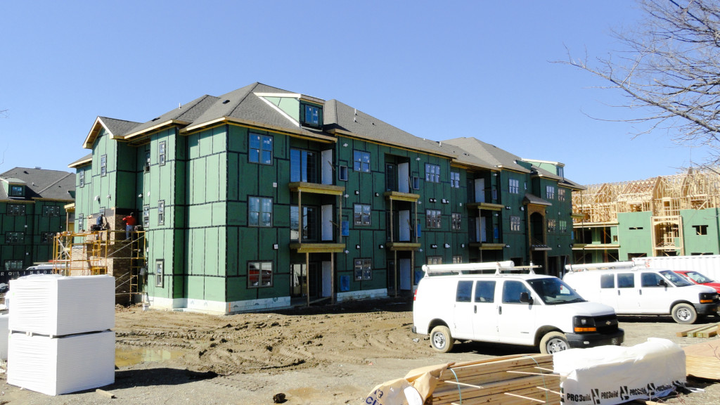 Construction at the Albertson Village apartments. Credit: Matt Skoufalos.