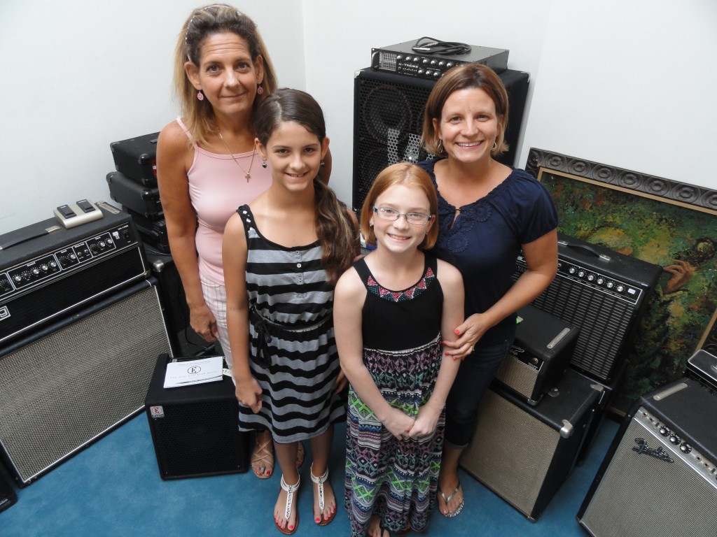 From left: Ro and Victoria Stone; Kayla and Shannon Cox. Credit: Matt Skoufalos.